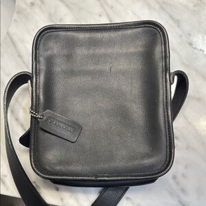 Vintage 1999 9817 Coach Black Camera Crossbody Bag